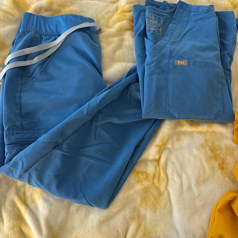Figs pacific blue scrub set XS